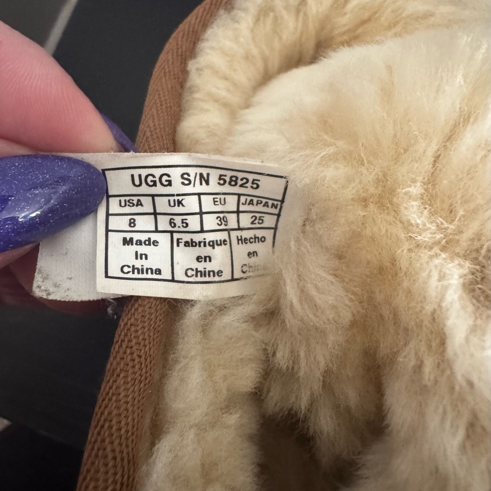 UGG Classic Short II Boots - Picture 6 of 6